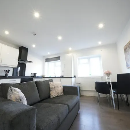 Hatton Apartments: Airport-Adjacent with Free Parking and Underground Access-2
