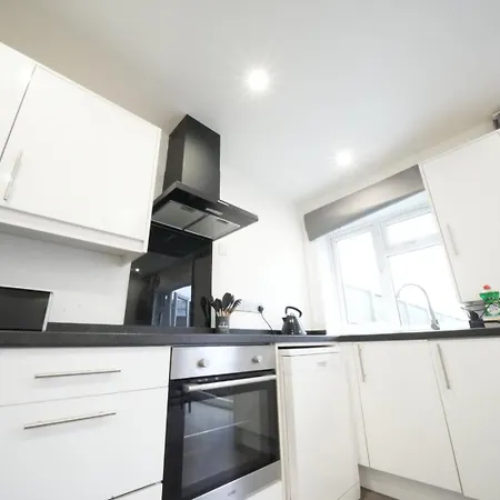 Hatton Apartments: Airport-Adjacent with Free Parking and Underground Access-3